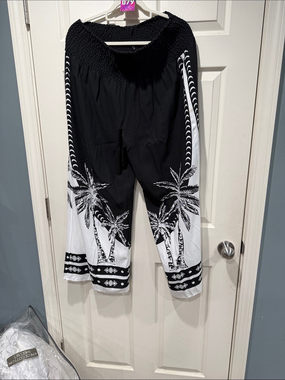 Women’s Black and White Palm-Print Wide-Leg Pants